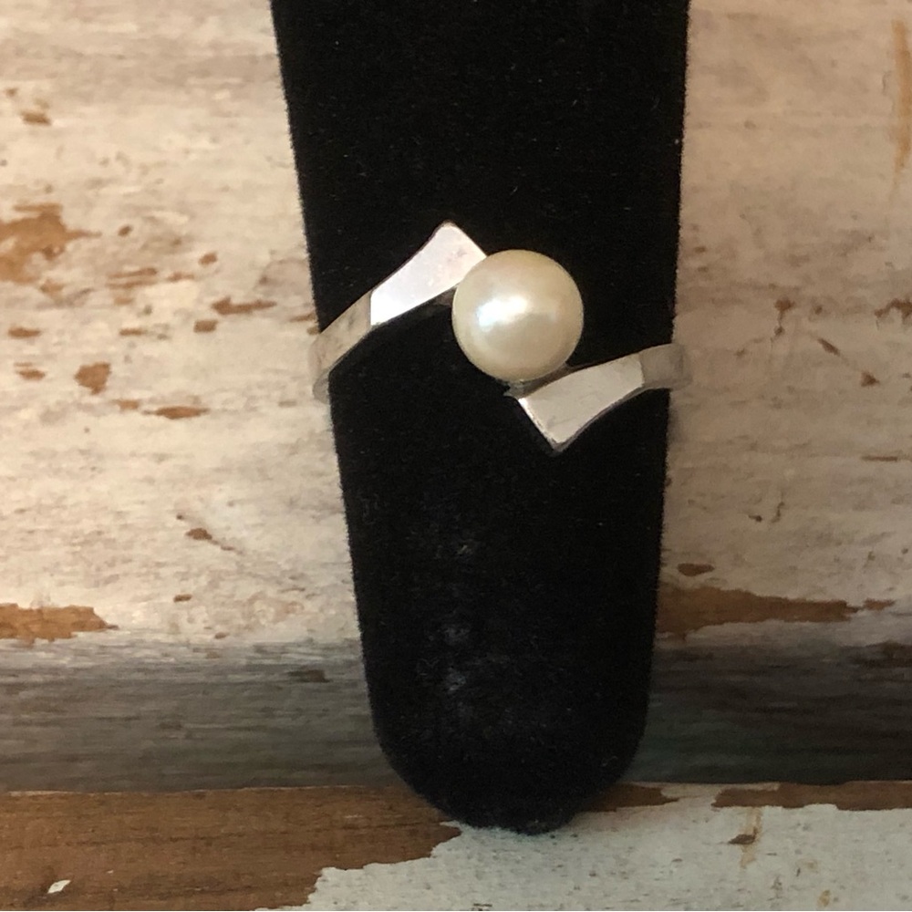 Vintage 10k White Gold Pearl Ring Size 5 1/2 Dainty Art Deco